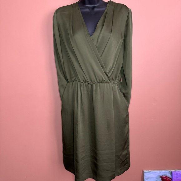 Banana Republic Pleated “wrap” Dress - Picture 3 of 9
